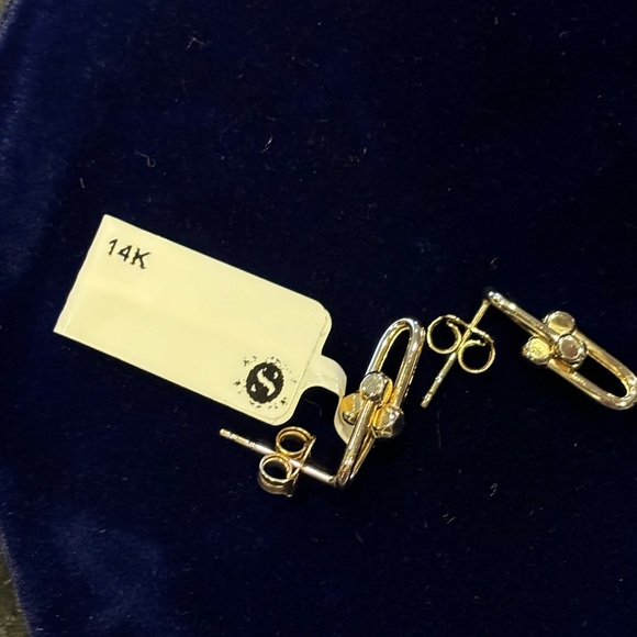 🌟 14k Gold Double Link Drop Earrings🌟 - Picture 6 of 7